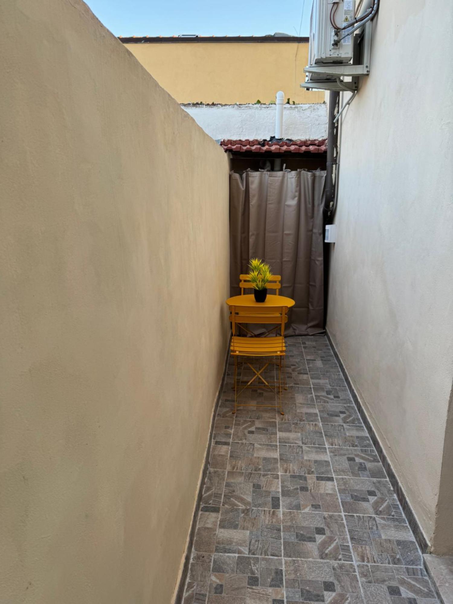 Onda Di Porta A Mare Lägenhet Livorno Exteriör bild