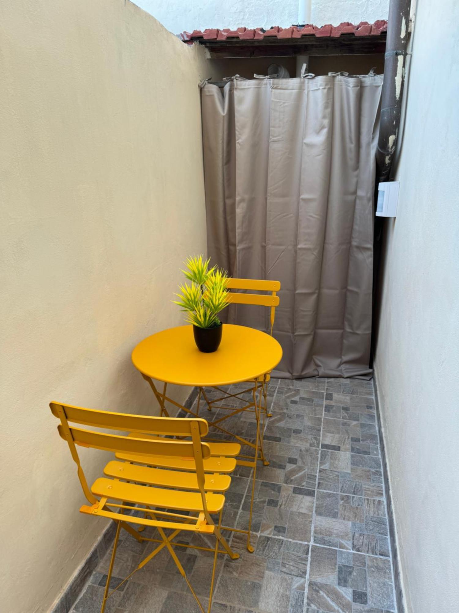 Onda Di Porta A Mare Lägenhet Livorno Exteriör bild