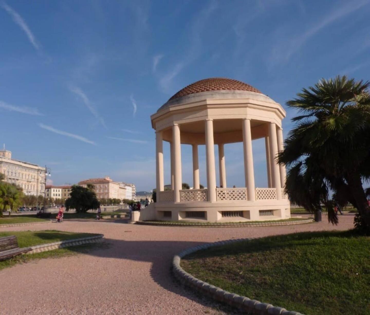 Onda Di Porta A Mare Lägenhet Livorno Exteriör bild